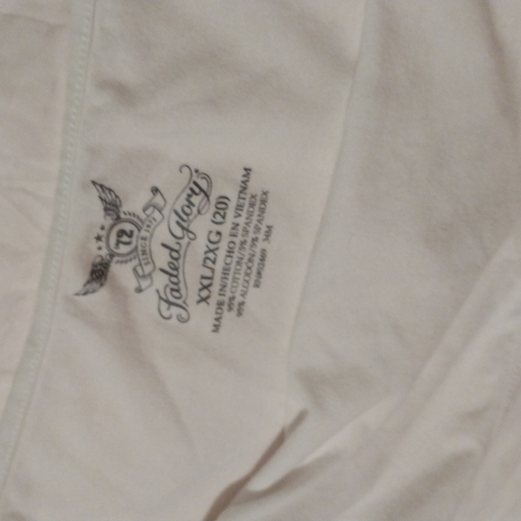 White top - Picture 2 of 2